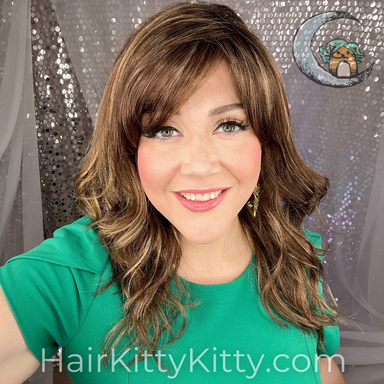 Heather wearing the Leighton Wig in Cocoa Swirl Rooted, studio