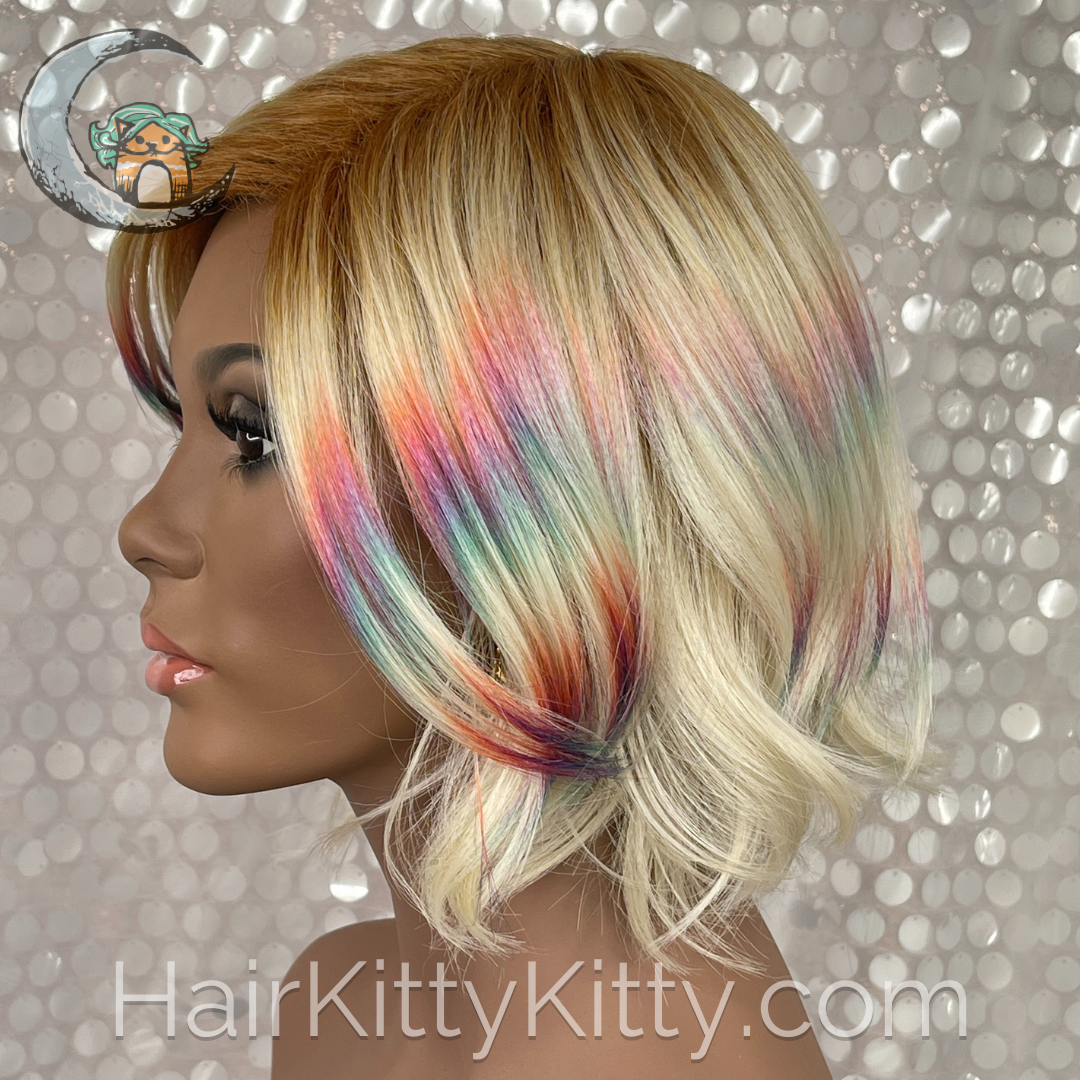 Poppy Wig - Holographic Blonde Rooted